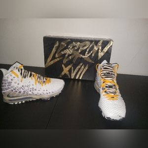 NBA 2K20 x Nike LeBron 17 'Bron 2k playoff